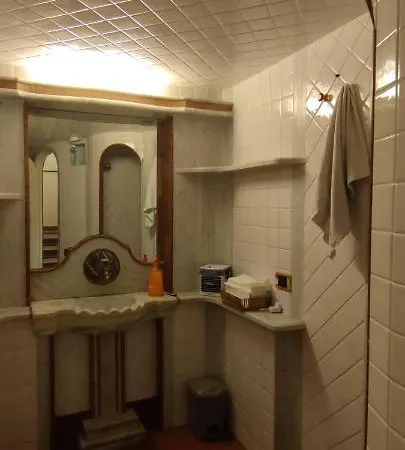 Piazza Cavour Guest House شقة *